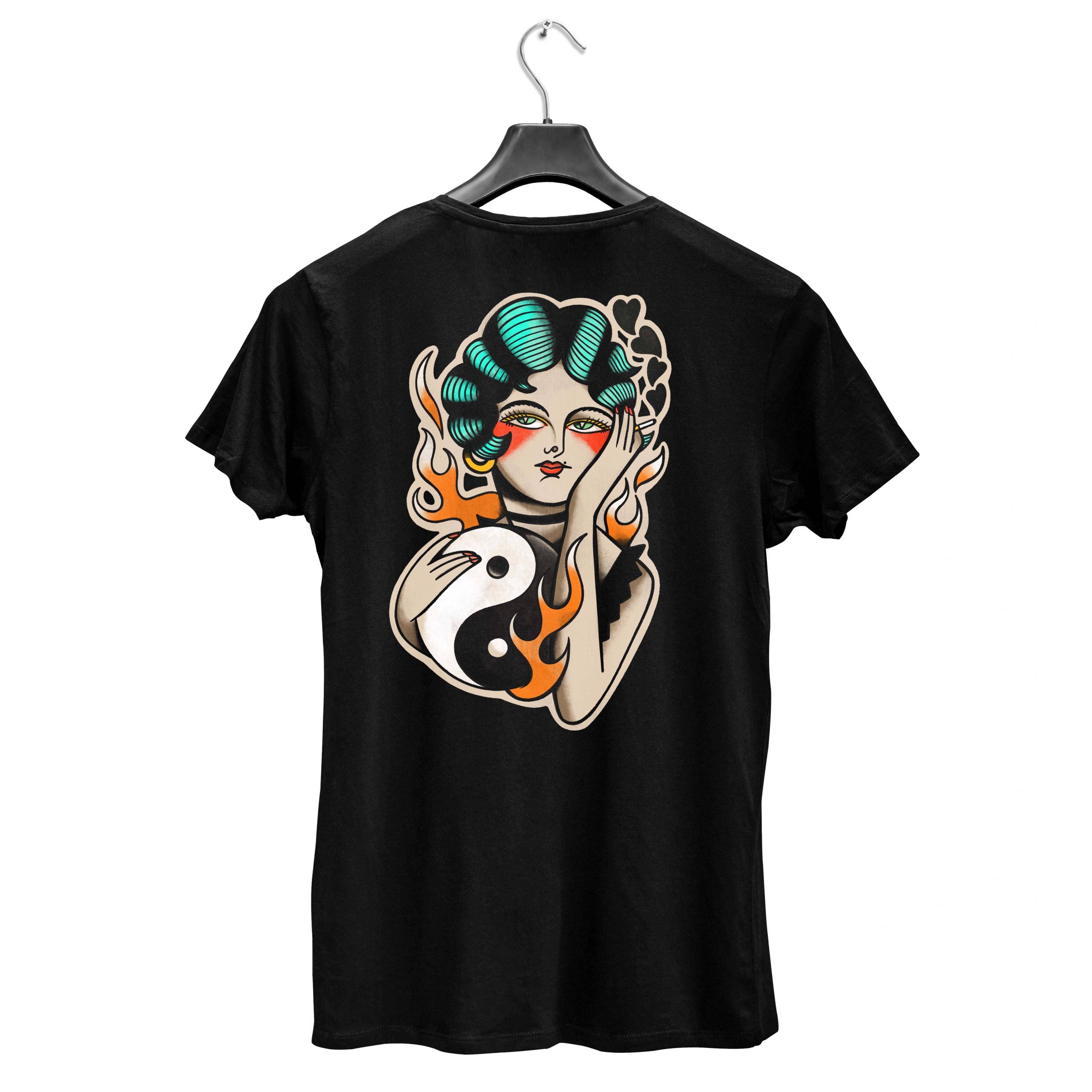 Candela Pájaro – black tshirt – Yin Yan