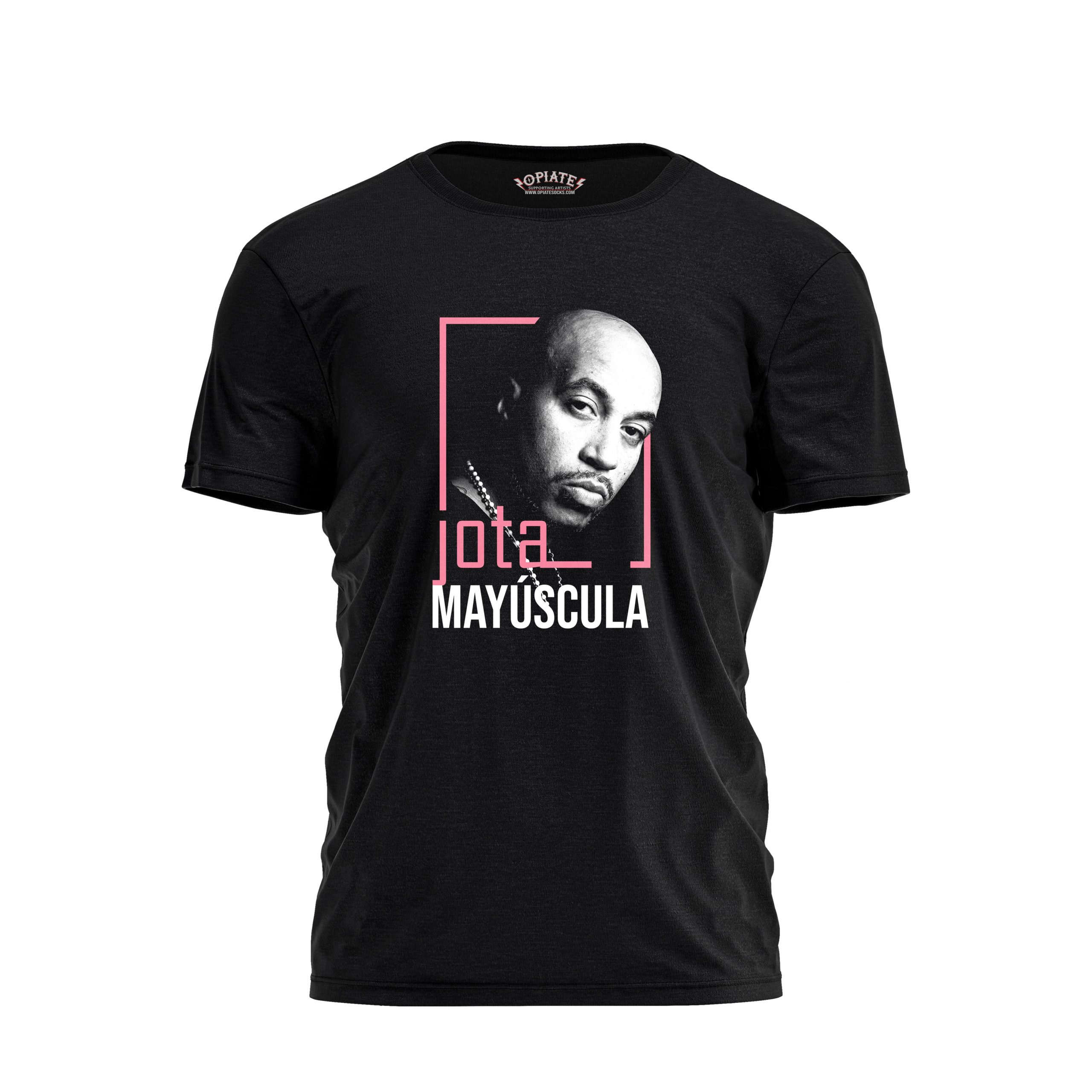 Jota Mayúscula – black tshirt – Retrato